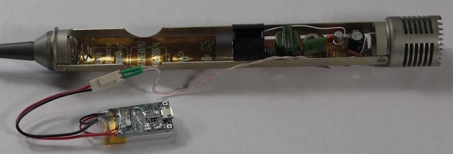 Установка модуля заряда TP4056 в микрофон МКЭ-100, Разъем подключен.