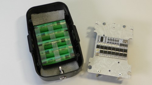Установка платы BMS и литиевых аккумуляторов в батарею шуруповера